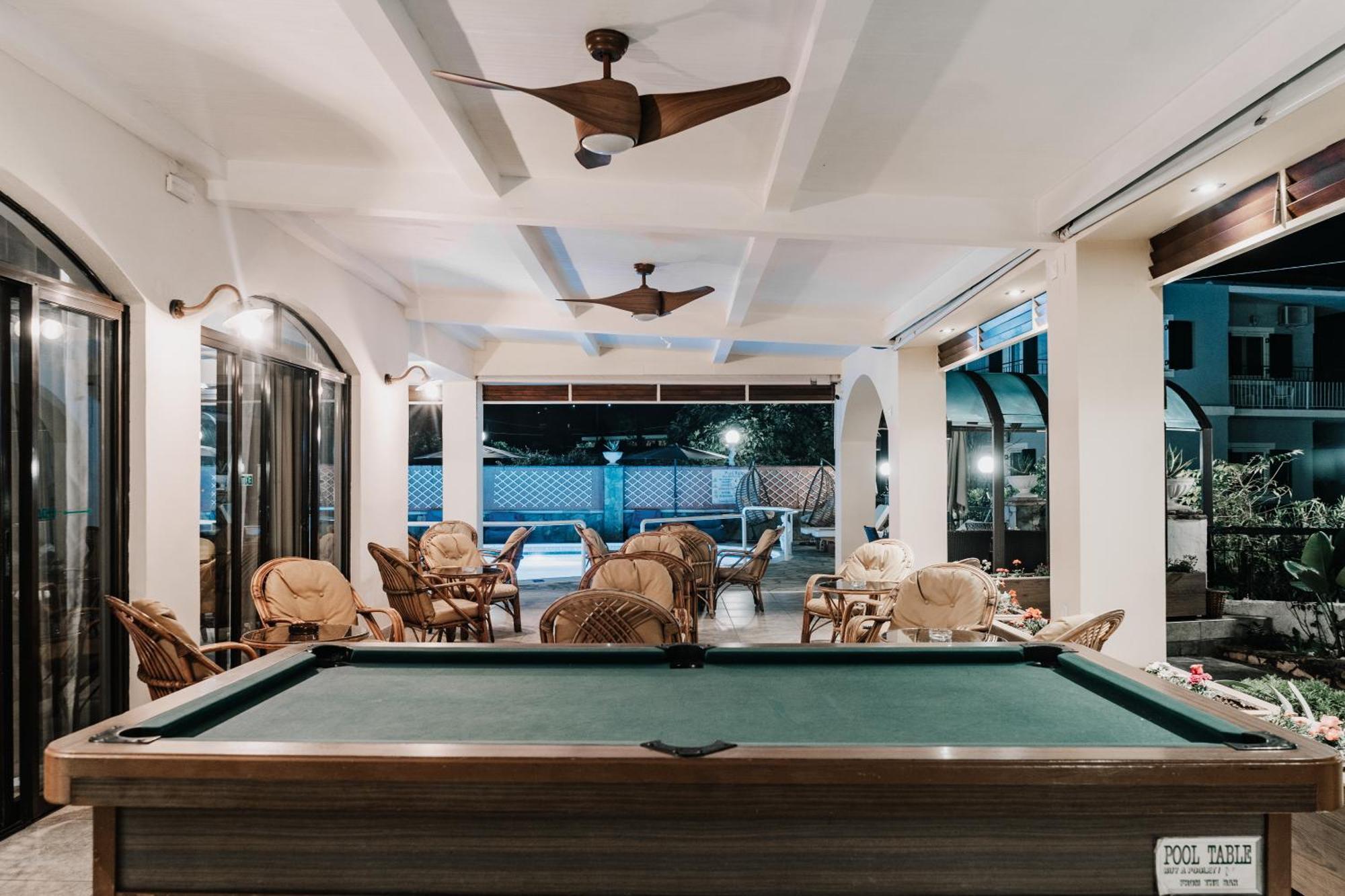 Maltezos Hotel Gouvia Exterior photo